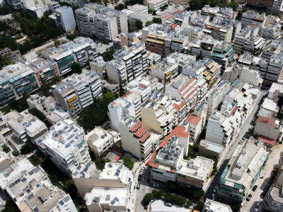 Απαιτούνται εισοδήματα 13 ετών για ένα σπίτι στην Ελλάδα