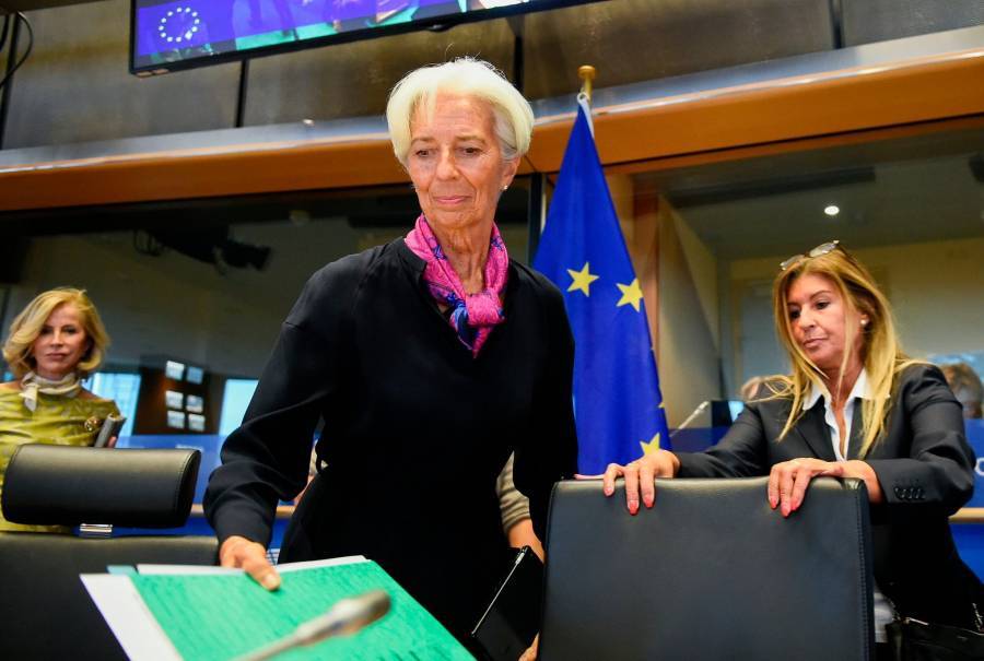 Λαγκάρντ: Tα ελληνικά ομόλογα είναι στο...σωστό δρόμο για το QE