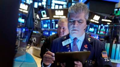 Οριακές απώλειες για τη Wall Street-Το «βλέμμα» στα αποτελέσματα