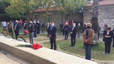 Eορτασμός Πολυτεχνείου-ΣΥΡΙΖΑ: 50 άτομα με αποστάσεις στο Πάρκο Ελευθερίας