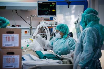 Στο «κόκκινο» τα νοσοκομεία της Αττικής- «Γονατίζουν» οι ΜΕΘ (video)