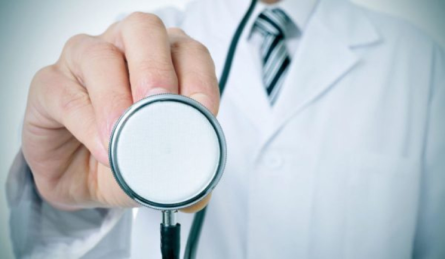 ΙΣΑ: Προσοχή στους επιτήδειους που παριστάνουν τους γιατρούς χωρίς πτυχίο