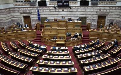 Βουλή: Εντάσεις για το νομοσχέδιο Παιδείας