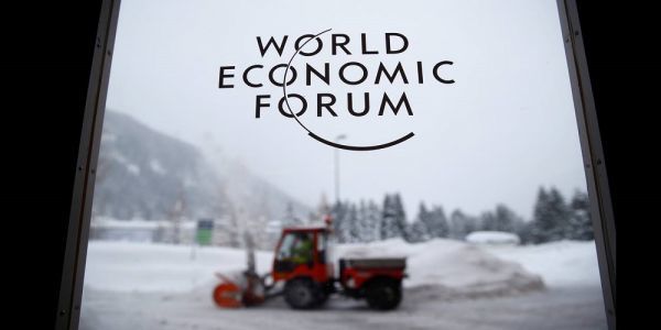 Οικονομικό φόρουμ: Οδοιπορικό... 2 χιλιομέτρων στο χιόνι για τον Τσίπρα