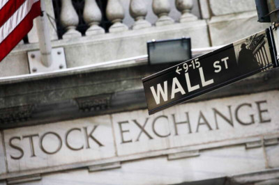 Εν αναμονή των στοιχείων για τον πληθωρισμό η Wall Street