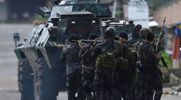 Φιλιππίνες: 100 νεκροί από τις μάχες στρατού-τζιχαντιστών
