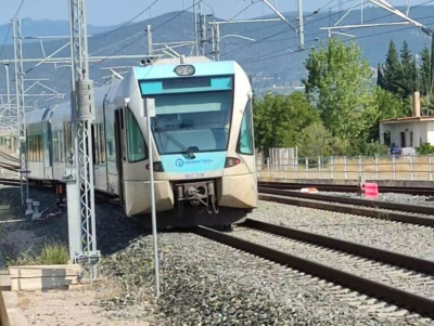 Εκτροχιασμός τρένου στην Τιθορέα- Παραλίγο να συγκρουστεί με άλλη αμαξοστοιχία