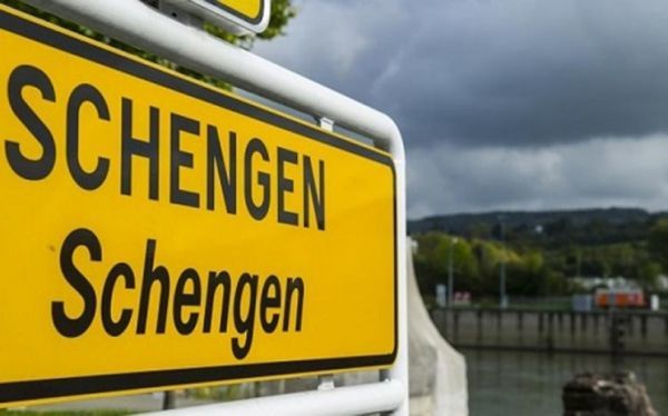 Τι θα γίνει αν βγούμε εκτός Σένγκεν;
