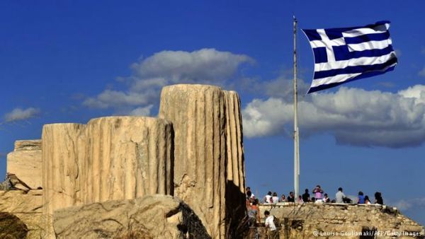 DW: «Το χρέος δεν είναι το κύριο πρόβλημα της Ελλάδας» - Να εκσυγχρονιστεί ο τουρισμός