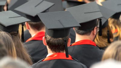 ΕΕ: Με πανεπιστημιακή εκπαίδευση δύο στους πέντε νέους 25-34 ετών