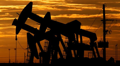 Ανακάμπτει το πετρέλαιο- Κερδισμένη η στερλίνα από την παραίτηση Τζόνσον
