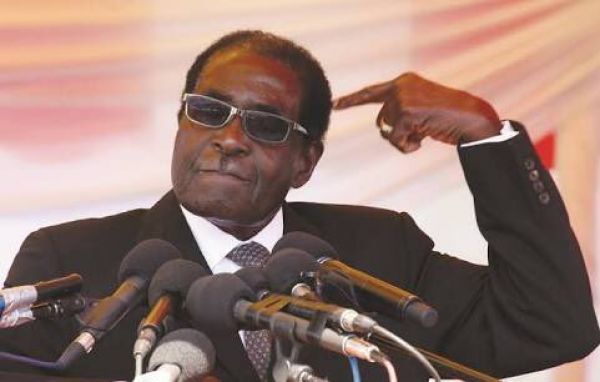Ζιμπάμπουε: Δεν παραιτείται ο Μουγκάμπε, παρά το τελεσίγραφο