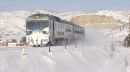 Οδύσσεια για εκατοντάδες επιβάτες-Τέσσερα τρένα κόλλησαν στα χιόνια
