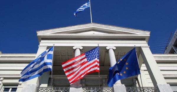 Στις ΗΠΑ προσβλέπει η Αθήνα για «βοήθειες» στο μέτωπο χρέους