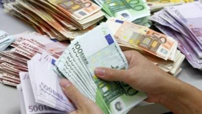 «Φέσια» Δημοσίου: Αύξηση για τέταρτο συνεχή μήνα στα 2,2 δισ.ευρώ