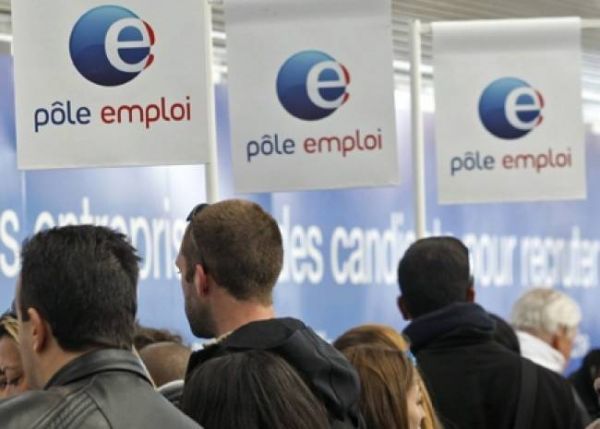 Σε χαμηλά πέντε ετών η ανεργία στη Γαλλία