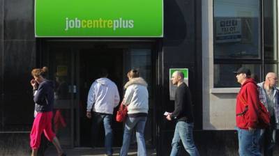 Βρετανία: Υποχώρησε στο 3,8% η ανεργία