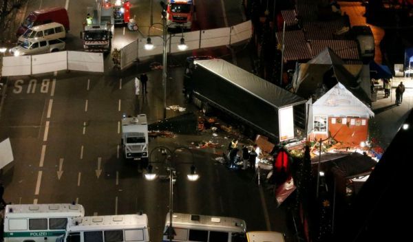 Video: Το φορτηγό προς την πορεία θανάτου στο Βερολίνο