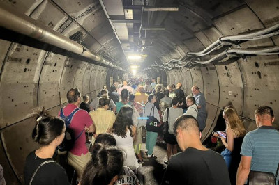 Μάγχη: Πολύωρος αποκλεισμός επιβατών στο τούνελ λόγω βλάβης σε τρένο