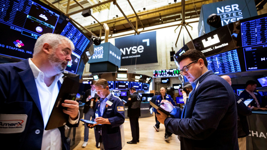 Μικτά πρόσημα στη Wall Street μπροστά στον πληθωρισμό