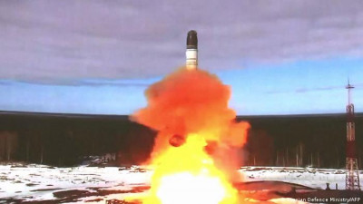 Ρωσία: Θα αναπτύξει πυραύλους Sarmat με πυρηνικές κεφαλές