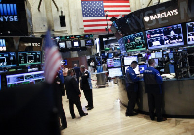 Μικτά πρόσημα στη Wall Street- Ώθηση από Amazon και PCE