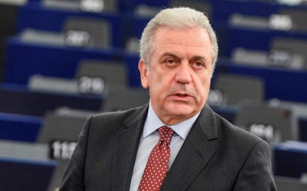 Αβραμόπουλος:Όλοι στην ΕΕ μπορούν να εκτελούν εντάλματα Ιντερπόλ για Τουρκία
