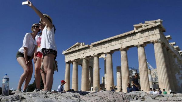 SZ: Η Ελλάδα βιώνει ένα μπουμ τουριστών