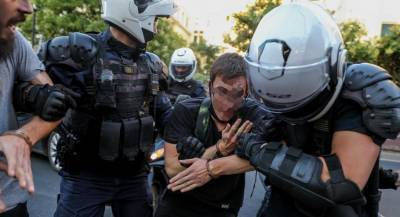 Συλληφθέντες ΑΣΟΕΕ: Απαγόρευση κυκλοφορίας στα Εξάρχεια και συμμετοχής σε διαδηλώσεις