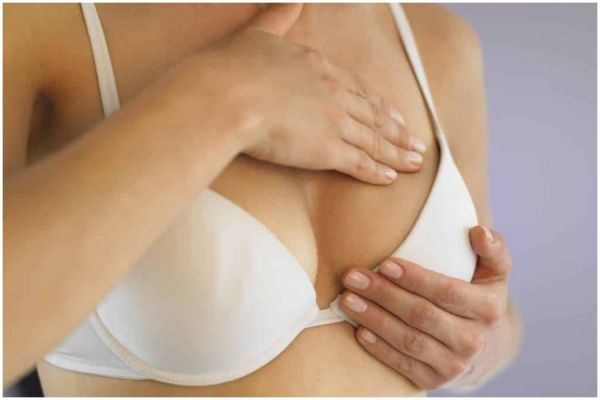 Όχι πια ραγάδες στο στήθος-4 συμβουλές για να τις εξαφανίσετε