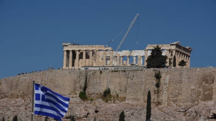 ZDF για Ελλάδα: Νέος στόχος να διασωθεί η τουριστική σεζόν