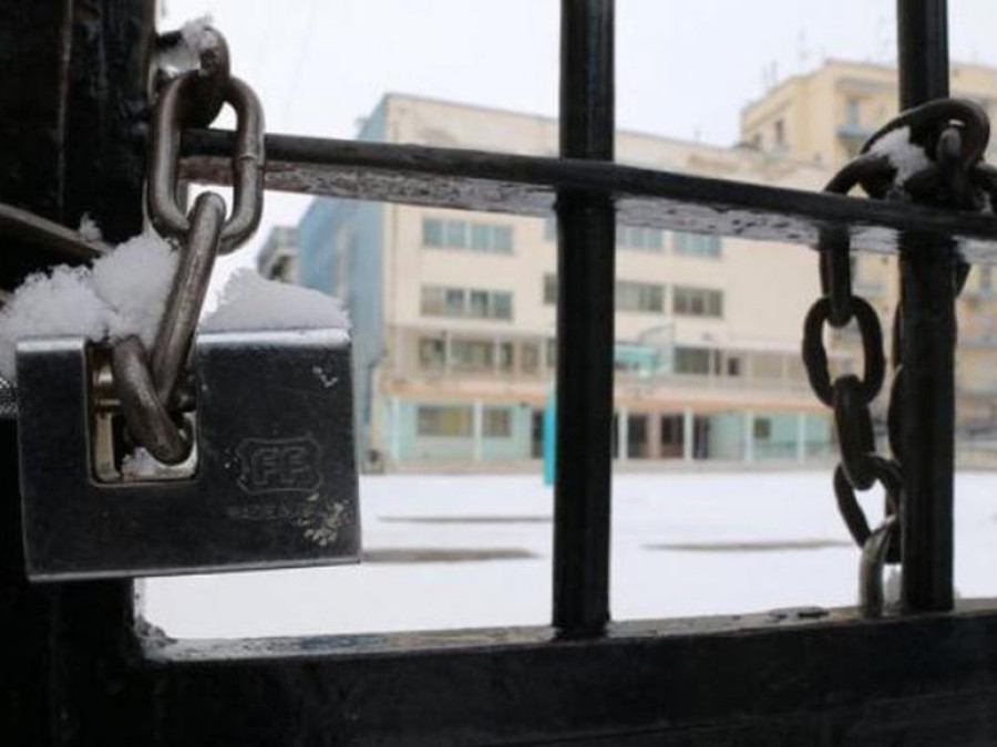 Κλειστά σχολεία σε Εύβοια, Βοιωτία, περιοχές της Αττικής την Τρίτη