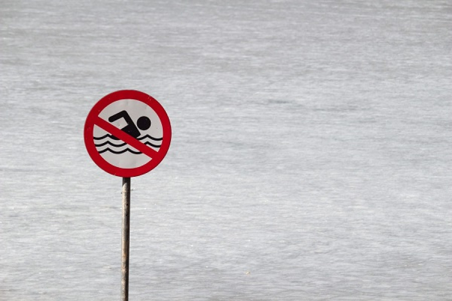 Σε ποιες παραλίες της Αττικής απαγορεύεται η κολύμβηση
