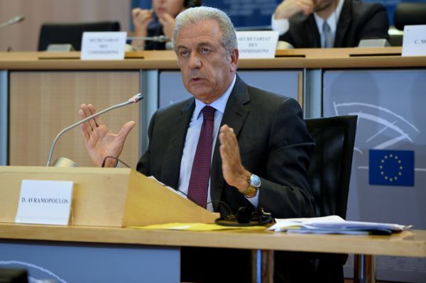 Αβραμόπουλος: Προθεσμία τεσσάρων εβδομάδων για παραμονή στη ζώνη Σένγκεν