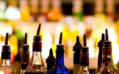 Αλκοολούχα ποτά: Δραματική πτώση στα δημόσια έσοδα- Οι προτάσεις ανάταξης