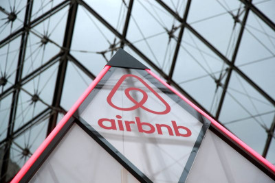 Η Airbnb απολύει το 30% των recruiters της