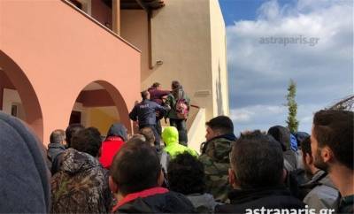 Μεταναστευτικό- Χίος: Λιντσάρισμα ανδρών των ΜΑΤ από πολίτες (video)