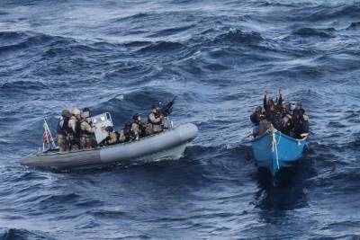 Στο στόχαστρο πειρατών ελληνόκτητα πλοία-Έξι επιθέσεις σε πέντε ημέρες
