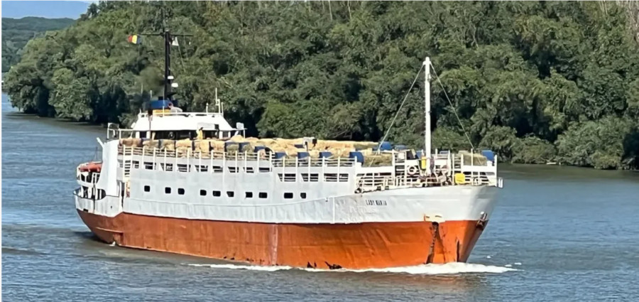 Προσάραξη φορτηγού πλοίου βόρεια της Ψερίμου- Μεταφέρει 6.800 αμνοερίφια