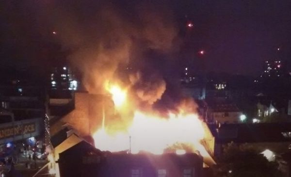 Υπό έλεγχο η πυρκαγιά σε κτίριο του Λονδίνου