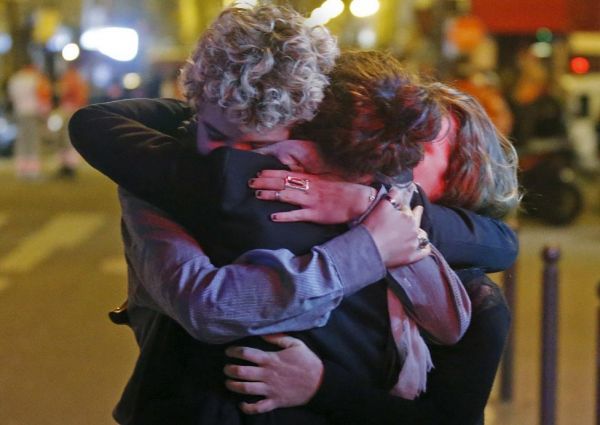 Τρομοκρατικό χτύπημα στο Παρίσι: Αναγνωρίστηκαν 103 σοροί