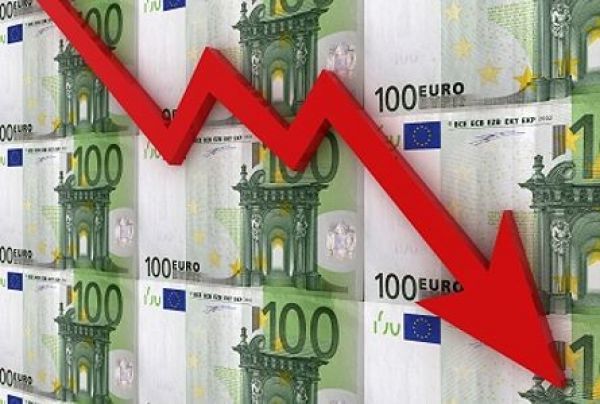 Άμεση υποχώρηση του ευρώ λόγω του &quot;όχι&quot; των Ιταλών