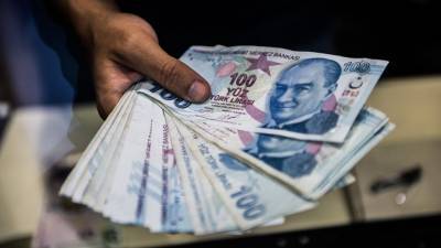 «Βουτιά» σχεδόν 3% για την τουρκική λίρα