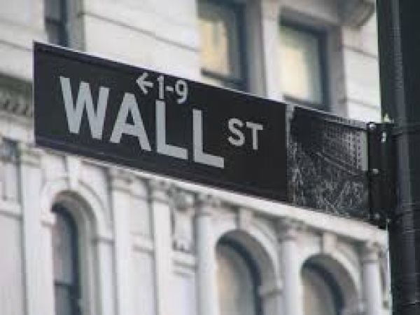 Ήπια άνοδος στη Wall Street μετά τα στοιχεία για το ΑΕΠ