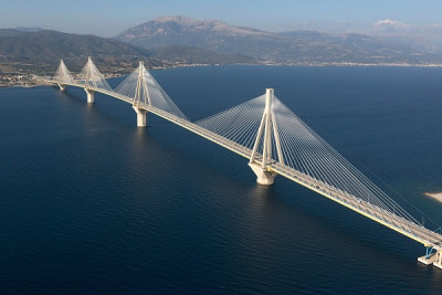 ΕΕΚΕ: Να μειωθεί το κόστος διέλευσης της γέφυρας Ρίου-Αντιρρίου