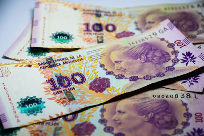Κυκλοφόρησε το νέο χαρτονόμισμα των 2.000 πέσο στην Αργεντινή