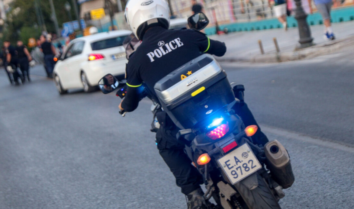 Καμίνια: Οδηγός παρέσυρε και εγκατέλειψε 15χρονη – Αναζητείται από τις αρχές