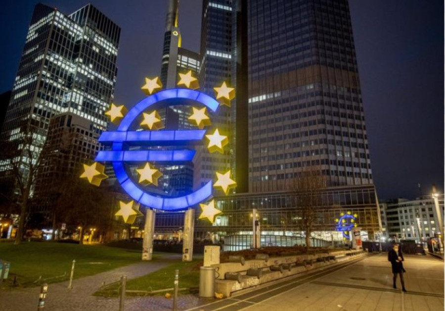 ΕΚΤ: Συρρικνώθηκε η προσφορά χρήματος στην Ευρωζώνη- Tα «καμπανάκια»