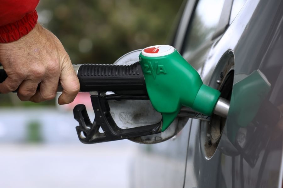 ΣΕΕΠΕ: Επτά μύθοι και αλήθειες για τις τιμές των καυσίμων