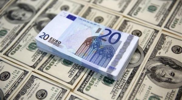 Αγορά συναλλάγματος: Υποχωρεί το ευρώ έναντι του δολαρίου